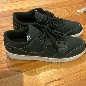 Men’s Nike Dunks